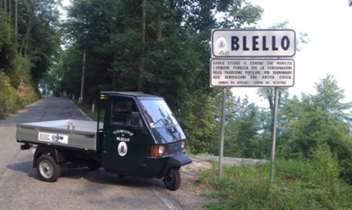 Anche a Blello è arrivato l'Ape Piaggio, grazie al contributo BIM di Bergamo
